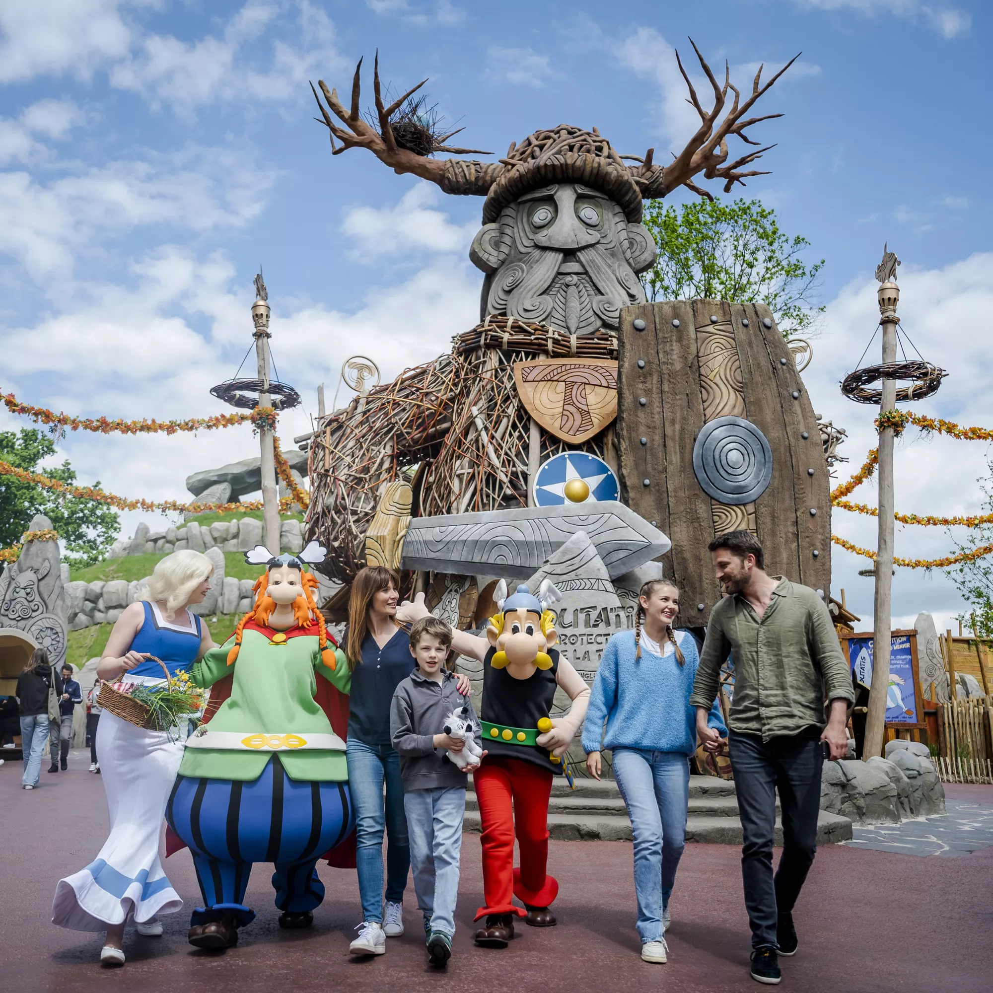 THE WHOLE FAMILY AMUSEMENT PARK IS WAITING FOR YOU!