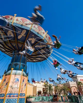 Les Chaises Volantes