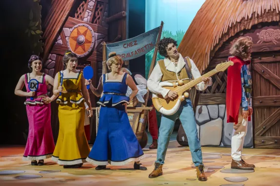 comedie musicale parc asterix